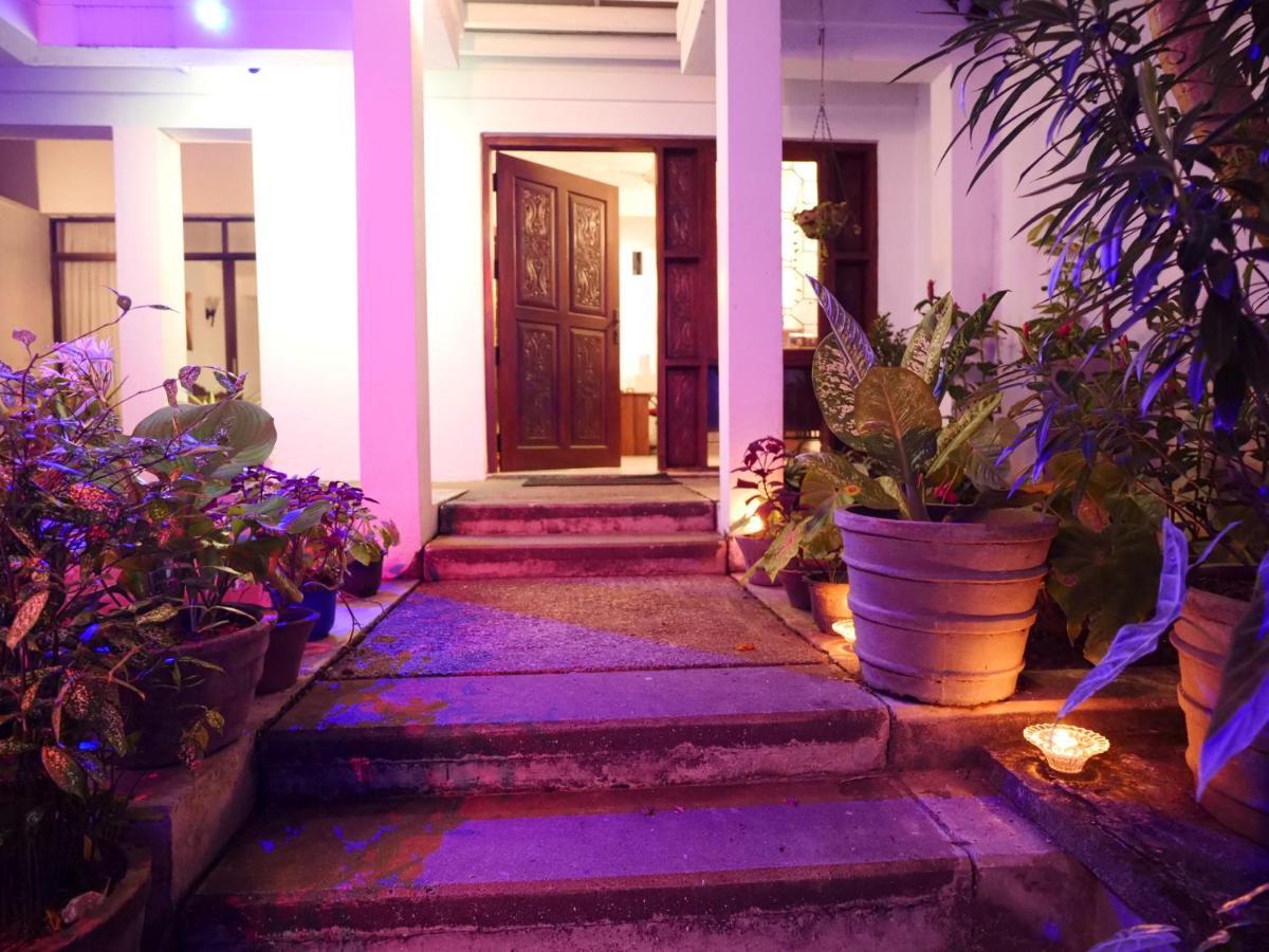 Elegance Oasis, Colombo 3 Hotel Exterior foto